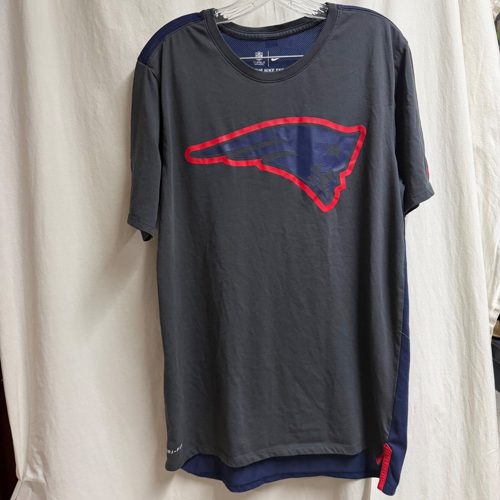 Nike NFL New England Patriots Dri-FIT Onfield Apparel T-Shirt Mens Medium Grey